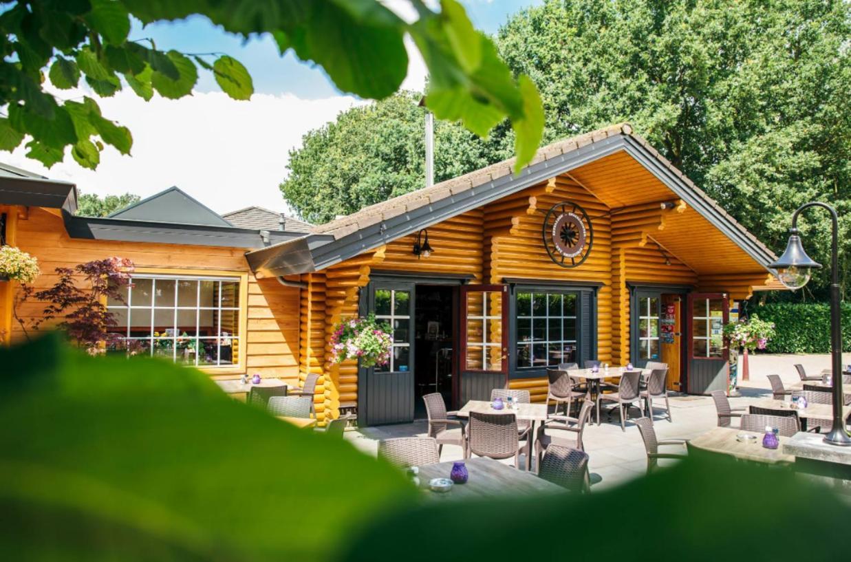 Een Gezellige Chalet Met Zonnige Buitenruimte Op De Veluwe! Villa Putten Exterior photo